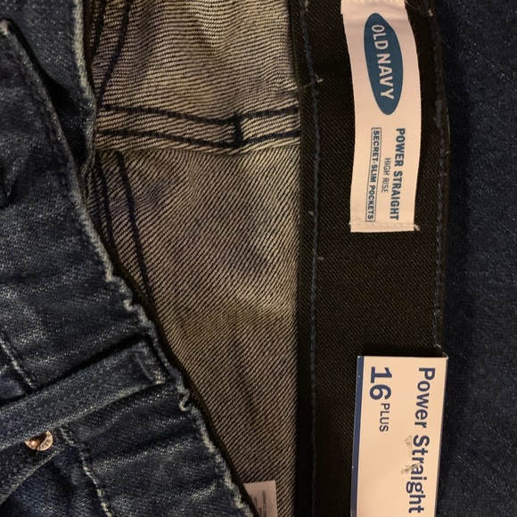Old Navy High Rise Jeans - Picture 4 of 10